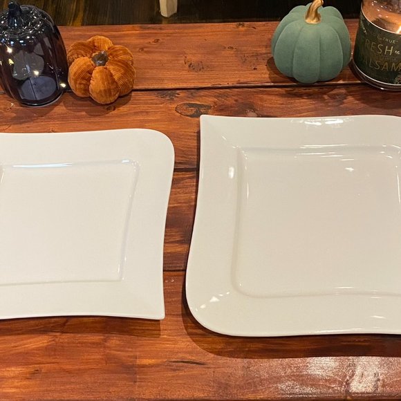 White Plate Set - Picture 3 of 8